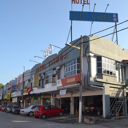 Oyo 89737 Hotel Tishoa Kampong Batu Tiga Exterior photo